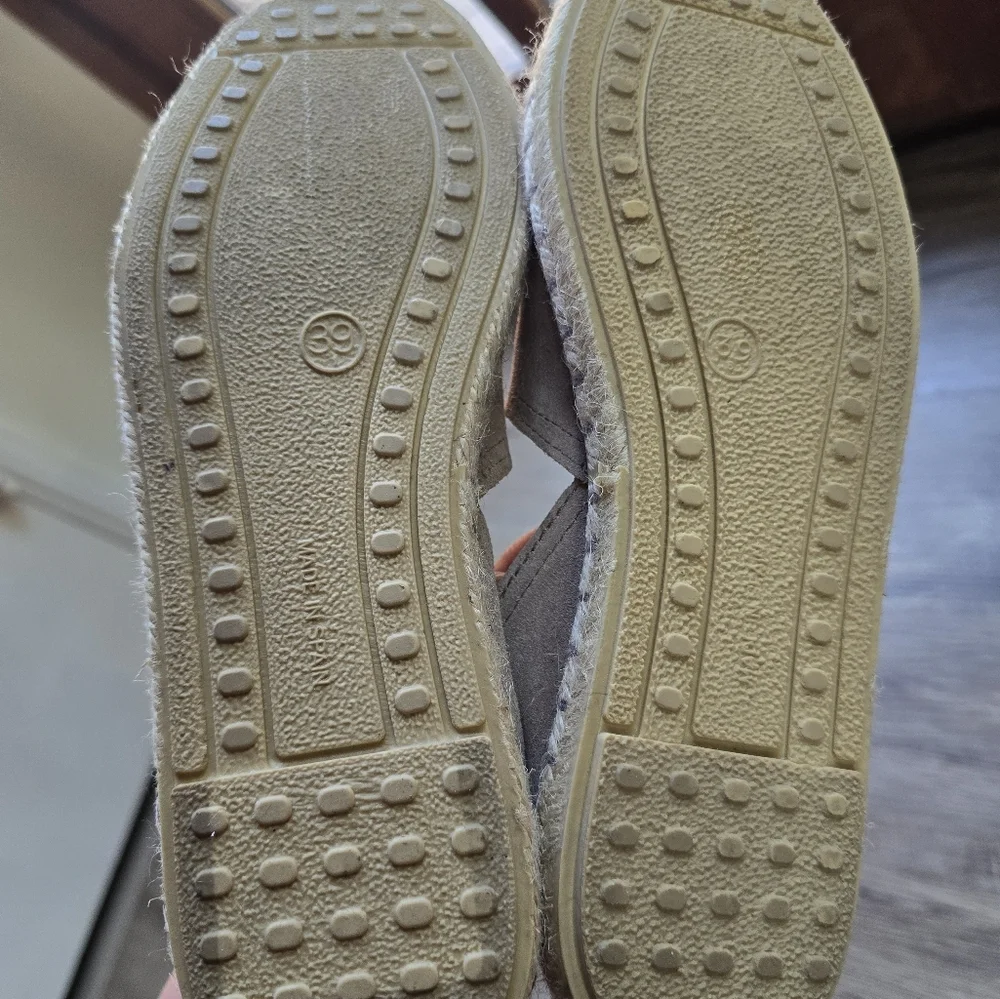 Verbenas Suede Espadrille Flats Size 8.5 NWOT